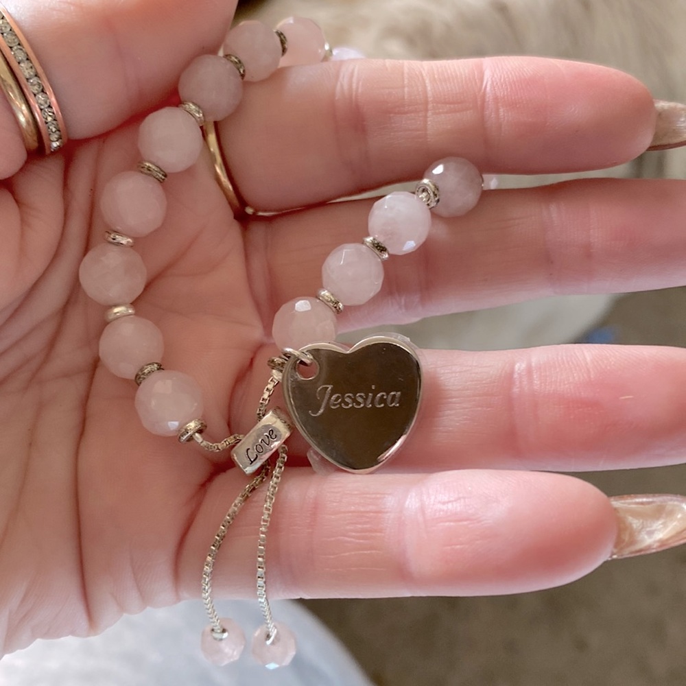 Silver and Pale pink beaded bracelet ‘Jessica’ engraved name